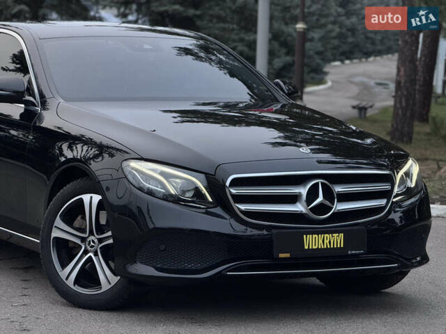 Черный Мерседес Е-Класс, объемом двигателя 1.95 л и пробегом 109 тыс. км за 32900 $, фото 4 на Automoto.ua