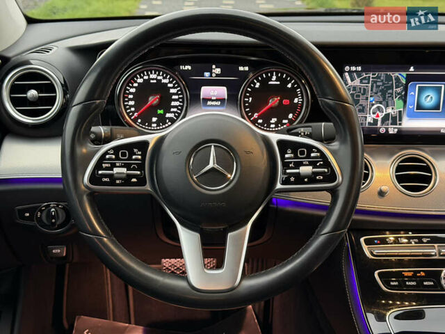Чорний Мерседес Е-Клас, об'ємом двигуна 2 л та пробігом 204 тис. км за 31500 $, фото 36 на Automoto.ua