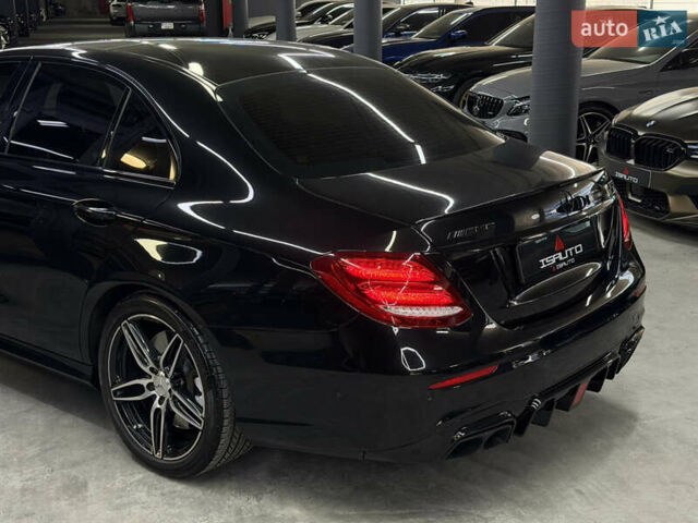 Черный Мерседес Е-Класс, объемом двигателя 3 л и пробегом 113 тыс. км за 38900 $, фото 11 на Automoto.ua