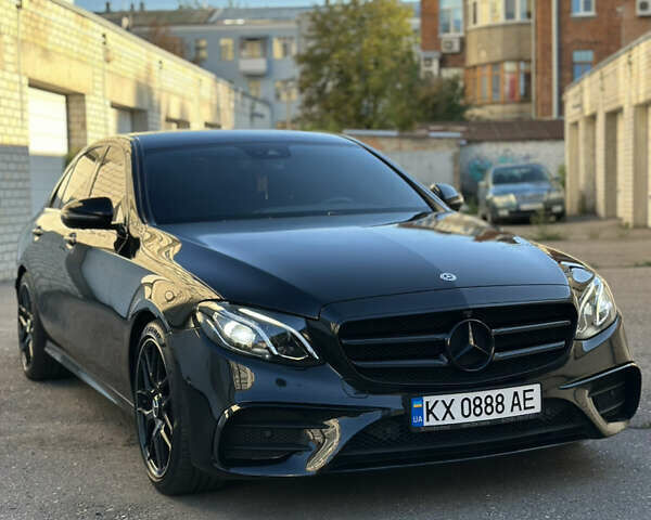 Черный Мерседес Е-Класс, объемом двигателя 1.95 л и пробегом 229 тыс. км за 33000 $, фото 12 на Automoto.ua