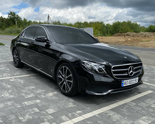 Черный Мерседес Е-Класс, объемом двигателя 1.6 л и пробегом 163 тыс. км за 28500 $, фото 4 на Automoto.ua