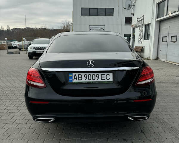 Чорний Мерседес Е-Клас, об'ємом двигуна 1.95 л та пробігом 215 тис. км за 29999 $, фото 4 на Automoto.ua