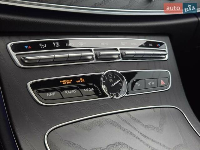 Чорний Мерседес Е-Клас, об'ємом двигуна 3 л та пробігом 43 тис. км за 45000 $, фото 28 на Automoto.ua