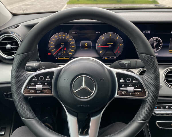 Черный Мерседес Е-Класс, объемом двигателя 1.6 л и пробегом 163 тыс. км за 28500 $, фото 43 на Automoto.ua