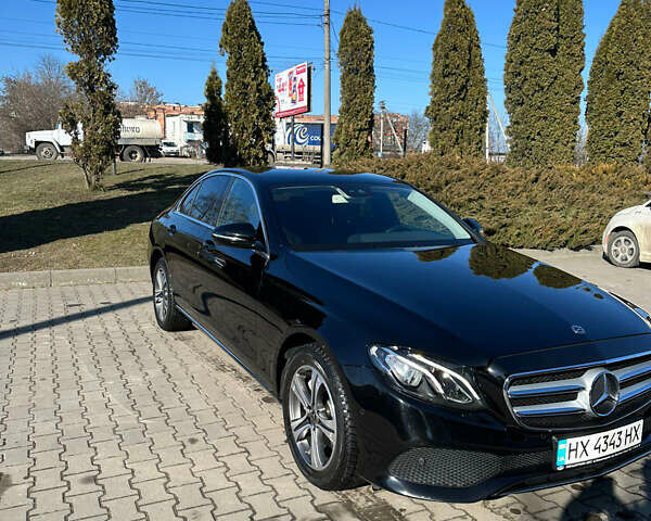 Черный Мерседес Е-Класс, объемом двигателя 1.99 л и пробегом 87 тыс. км за 33000 $, фото 1 на Automoto.ua