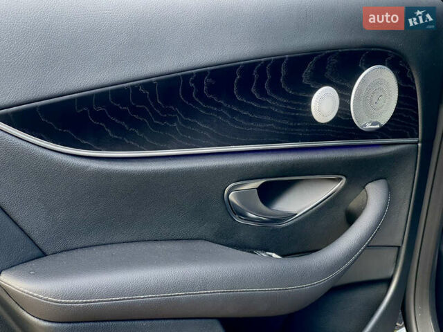 Черный Мерседес Е-Класс, объемом двигателя 1.99 л и пробегом 95 тыс. км за 31700 $, фото 24 на Automoto.ua