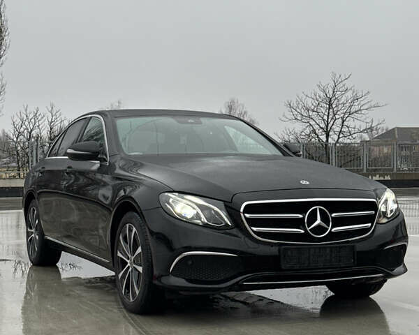 Чорний Мерседес Е-Клас, об'ємом двигуна 2 л та пробігом 67 тис. км за 39000 $, фото 6 на Automoto.ua
