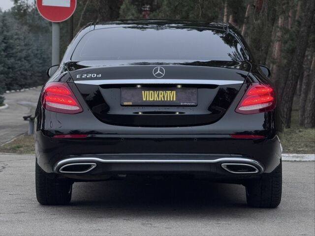 Чорний Мерседес Е-Клас, об'ємом двигуна 2 л та пробігом 109 тис. км за 32900 $, фото 8 на Automoto.ua