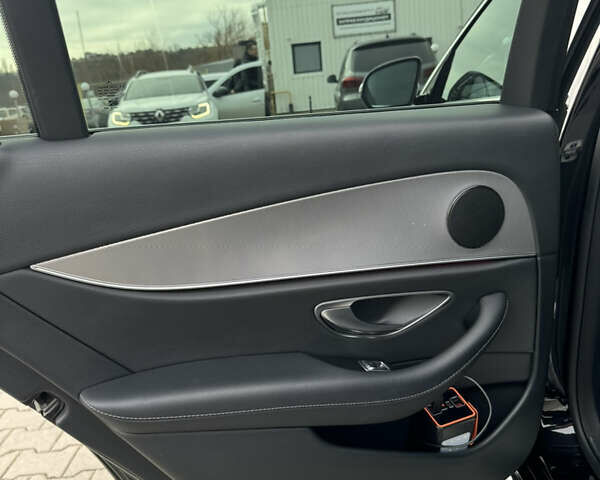 Чорний Мерседес Е-Клас, об'ємом двигуна 1.95 л та пробігом 215 тис. км за 29999 $, фото 21 на Automoto.ua