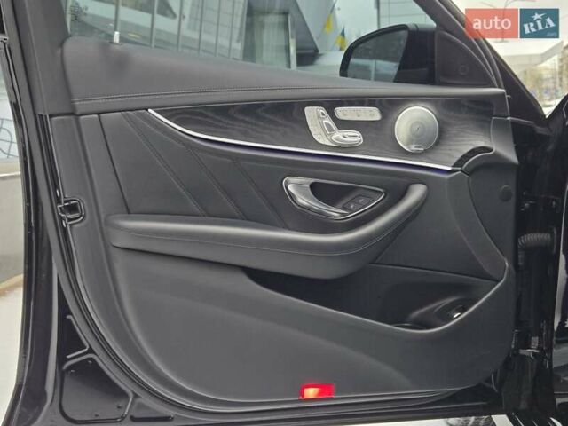 Чорний Мерседес Е-Клас, об'ємом двигуна 3 л та пробігом 43 тис. км за 45000 $, фото 18 на Automoto.ua