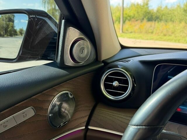 Черный Мерседес Е-Класс, объемом двигателя 1.95 л и пробегом 119 тыс. км за 45000 $, фото 9 на Automoto.ua