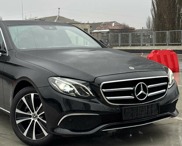 Чорний Мерседес Е-Клас, об'ємом двигуна 2 л та пробігом 67 тис. км за 39000 $, фото 12 на Automoto.ua