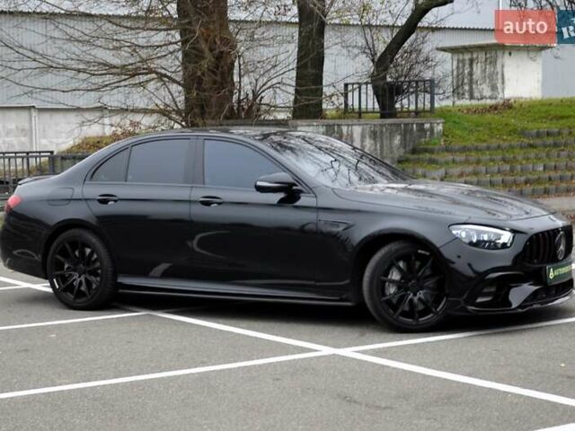 Черный Мерседес Е-Класс, объемом двигателя 3 л и пробегом 113 тыс. км за 52999 $, фото 2 на Automoto.ua