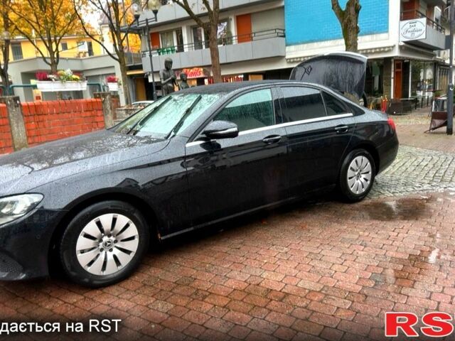 Чорний Мерседес Е-Клас, об'ємом двигуна 2 л та пробігом 350 тис. км за 27000 $, фото 2 на Automoto.ua