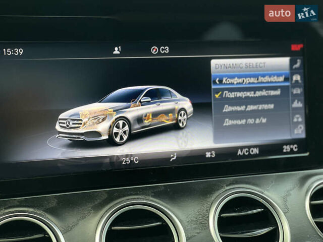Черный Мерседес Е-Класс, объемом двигателя 1.99 л и пробегом 95 тыс. км за 31700 $, фото 45 на Automoto.ua