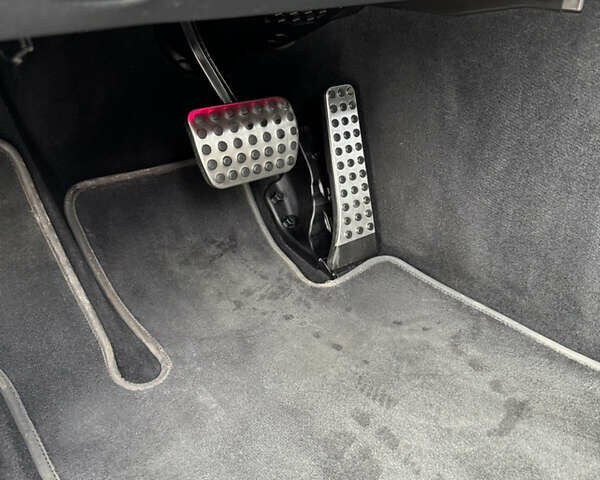 Чорний Мерседес Е-Клас, об'ємом двигуна 1.95 л та пробігом 215 тис. км за 29999 $, фото 15 на Automoto.ua