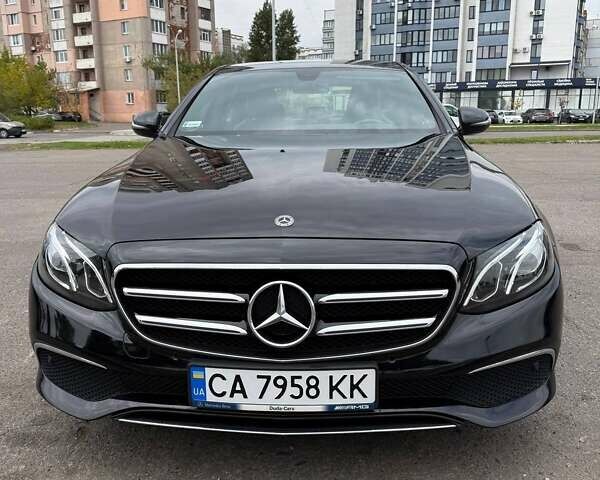 Черный Мерседес Е-Класс, объемом двигателя 1.95 л и пробегом 216 тыс. км за 32000 $, фото 1 на Automoto.ua