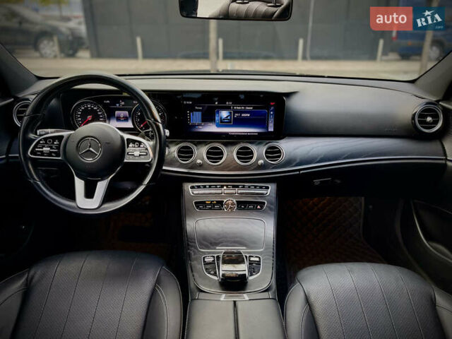 Черный Мерседес Е-Класс, объемом двигателя 1.99 л и пробегом 95 тыс. км за 31700 $, фото 32 на Automoto.ua
