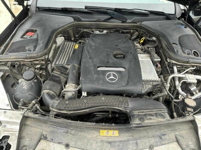 Черный Мерседес Е-Класс, объемом двигателя 2 л и пробегом 39 тыс. км за 7000 $, фото 6 на Automoto.ua