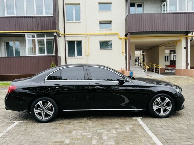 Чорний Мерседес Е-Клас, об'ємом двигуна 2 л та пробігом 59 тис. км за 31500 $, фото 4 на Automoto.ua