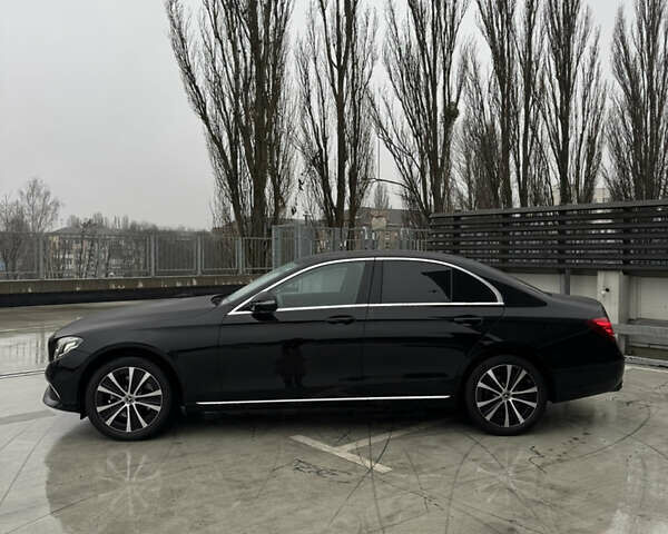 Чорний Мерседес Е-Клас, об'ємом двигуна 2 л та пробігом 67 тис. км за 39000 $, фото 1 на Automoto.ua