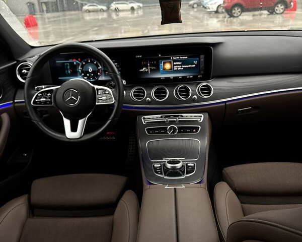 Чорний Мерседес Е-Клас, об'ємом двигуна 2 л та пробігом 67 тис. км за 39000 $, фото 26 на Automoto.ua