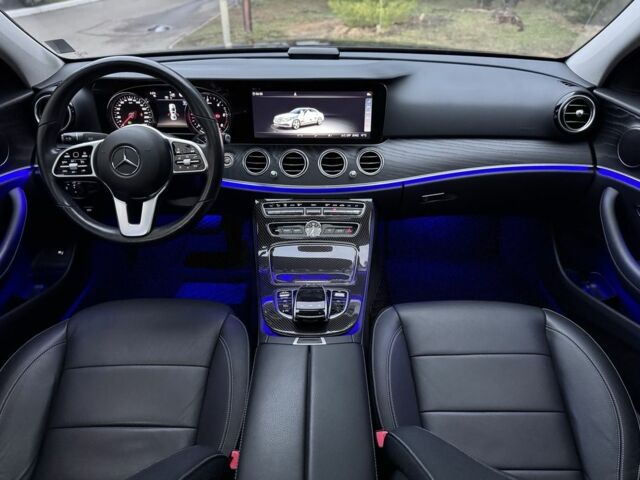 Чорний Мерседес Е-Клас, об'ємом двигуна 2 л та пробігом 109 тис. км за 32900 $, фото 2 на Automoto.ua