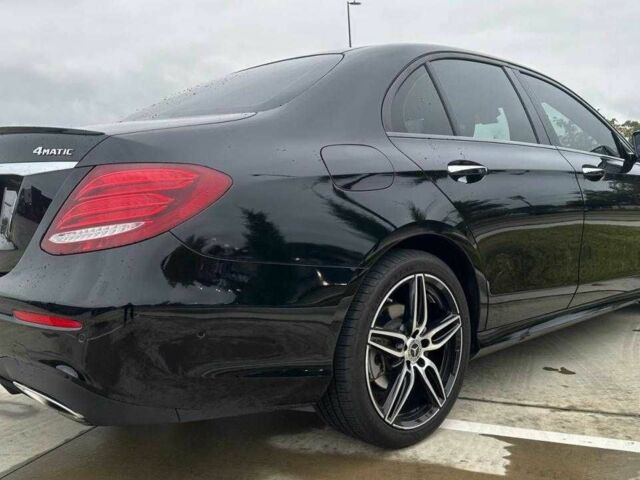 Черный Мерседес Е-Класс, объемом двигателя 2 л и пробегом 39 тыс. км за 7000 $, фото 3 на Automoto.ua