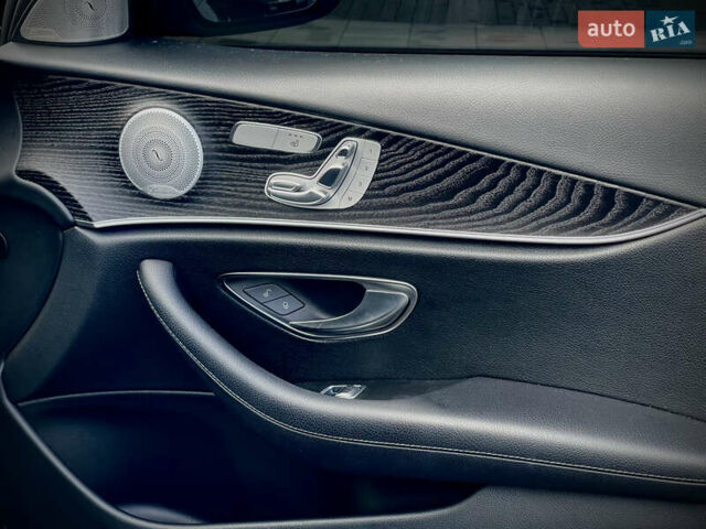 Черный Мерседес Е-Класс, объемом двигателя 1.99 л и пробегом 95 тыс. км за 31700 $, фото 27 на Automoto.ua