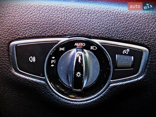 Черный Мерседес Е-Класс, объемом двигателя 1.95 л и пробегом 216 тыс. км за 34500 $, фото 10 на Automoto.ua