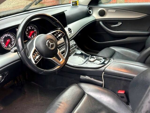 Чорний Мерседес Е-Клас, об'ємом двигуна 2 л та пробігом 350 тис. км за 27000 $, фото 3 на Automoto.ua