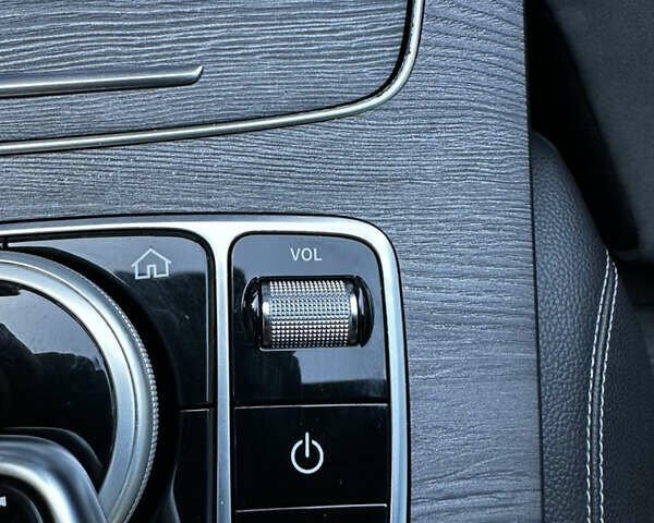 Черный Мерседес Е-Класс, объемом двигателя 1.95 л и пробегом 229 тыс. км за 33000 $, фото 63 на Automoto.ua
