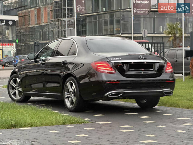 Чорний Мерседес Е-Клас, об'ємом двигуна 2 л та пробігом 204 тис. км за 31500 $, фото 11 на Automoto.ua