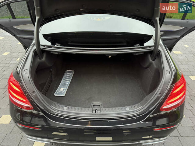 Чорний Мерседес Е-Клас, об'ємом двигуна 2 л та пробігом 204 тис. км за 31500 $, фото 69 на Automoto.ua