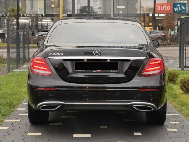 Чорний Мерседес Е-Клас, об'ємом двигуна 2 л та пробігом 204 тис. км за 31500 $, фото 15 на Automoto.ua