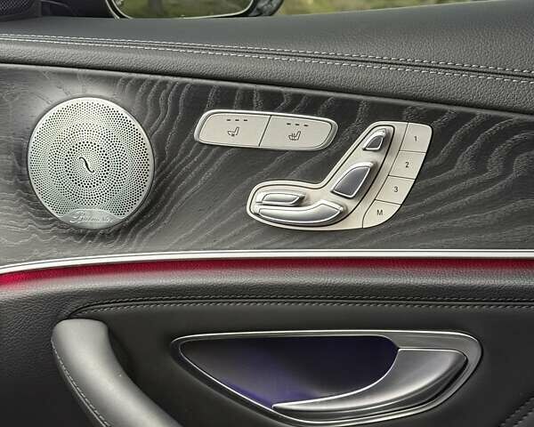 Черный Мерседес Е-Класс, объемом двигателя 3.98 л и пробегом 63 тыс. км за 74500 $, фото 11 на Automoto.ua