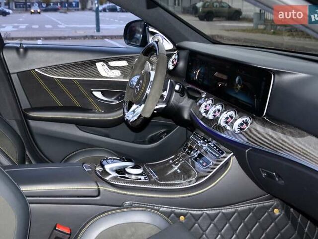 Черный Мерседес Е-Класс, объемом двигателя 3 л и пробегом 113 тыс. км за 52999 $, фото 41 на Automoto.ua