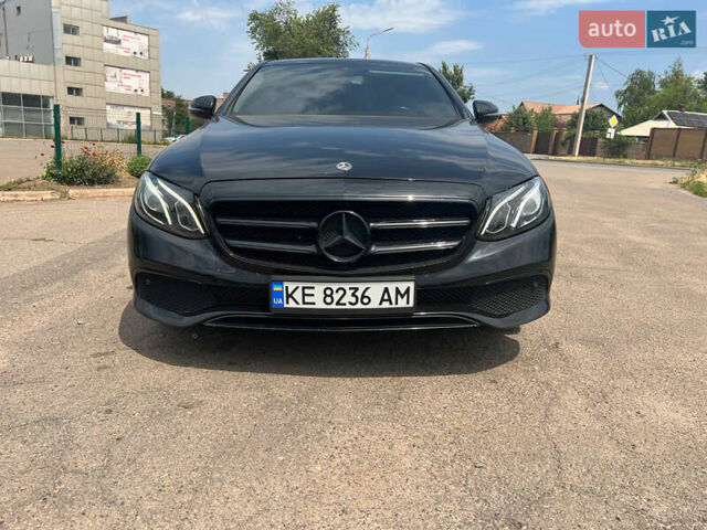 Черный Мерседес Е-Класс, объемом двигателя 1.95 л и пробегом 203 тыс. км за 34000 $, фото 1 на Automoto.ua