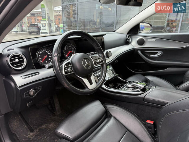 Черный Мерседес Е-Класс, объемом двигателя 1.95 л и пробегом 104 тыс. км за 39900 $, фото 5 на Automoto.ua