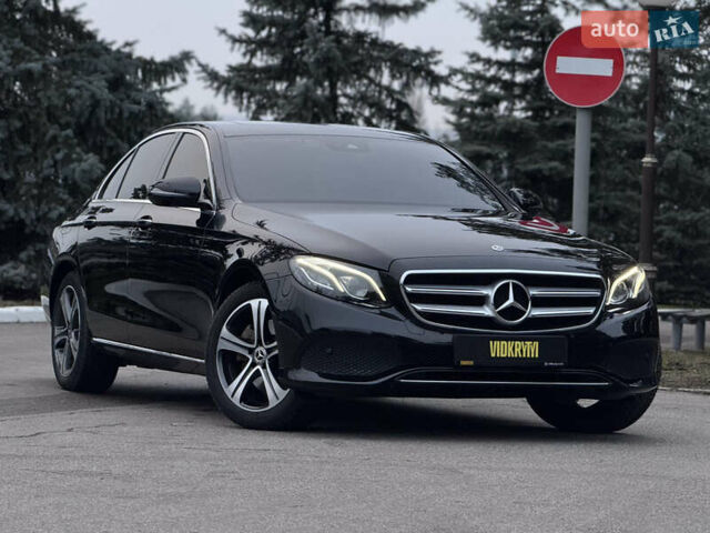 Черный Мерседес Е-Класс, объемом двигателя 1.95 л и пробегом 109 тыс. км за 32900 $, фото 5 на Automoto.ua