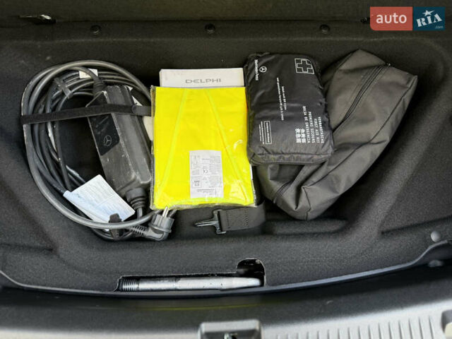 Чорний Мерседес Е-Клас, об'ємом двигуна 1.95 л та пробігом 112 тис. км за 39500 $, фото 15 на Automoto.ua