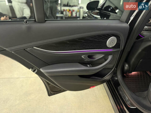 Черный Мерседес Е-Класс, объемом двигателя 1.95 л и пробегом 150 тыс. км за 47777 $, фото 71 на Automoto.ua