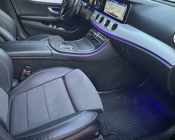 Чорний Мерседес Е-Клас, об'ємом двигуна 1.95 л та пробігом 148 тис. км за 50000 $, фото 12 на Automoto.ua