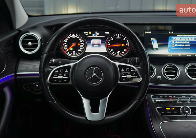 Чорний Мерседес Е-Клас, об'ємом двигуна 1.6 л та пробігом 54 тис. км за 37500 $, фото 22 на Automoto.ua