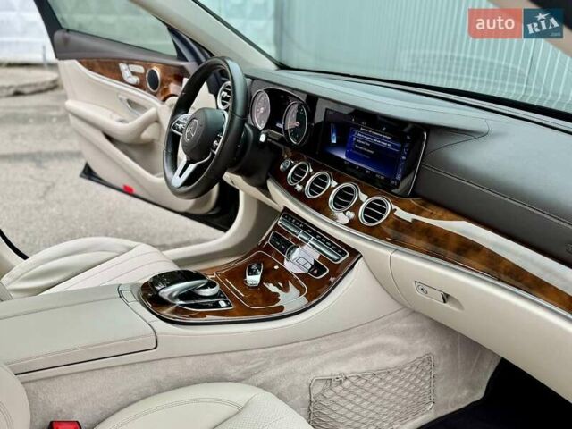 Черный Мерседес Е-Класс, объемом двигателя 1.99 л и пробегом 72 тыс. км за 36700 $, фото 28 на Automoto.ua