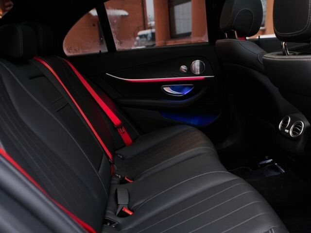 Черный Мерседес Е-Класс, объемом двигателя 2 л и пробегом 64 тыс. км за 45000 $, фото 16 на Automoto.ua