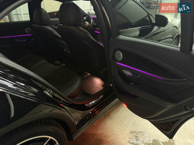 Черный Мерседес Е-Класс, объемом двигателя 1.95 л и пробегом 150 тыс. км за 47777 $, фото 91 на Automoto.ua