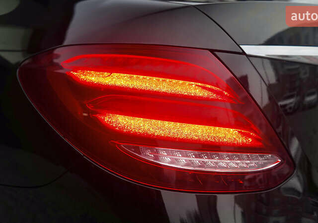 Чорний Мерседес Е-Клас, об'ємом двигуна 1.6 л та пробігом 54 тис. км за 37500 $, фото 12 на Automoto.ua