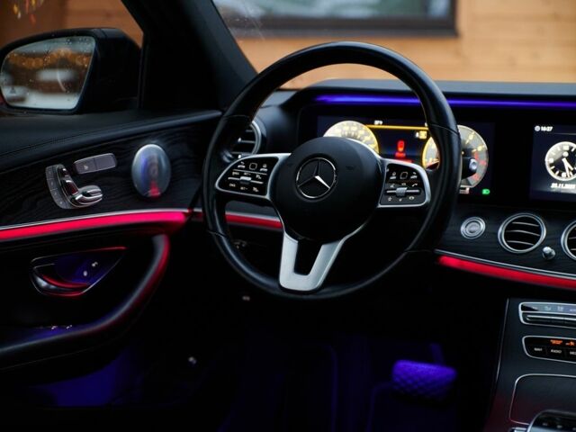 Черный Мерседес Е-Класс, объемом двигателя 2 л и пробегом 64 тыс. км за 45000 $, фото 19 на Automoto.ua