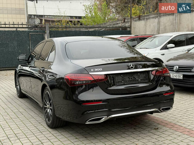 Чорний Мерседес Е-Клас, об'ємом двигуна 2 л та пробігом 99 тис. км за 49500 $, фото 3 на Automoto.ua